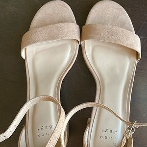 Block heel sandals